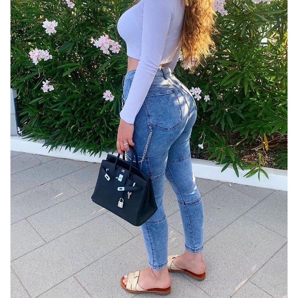 Women’s jeans with chain! New